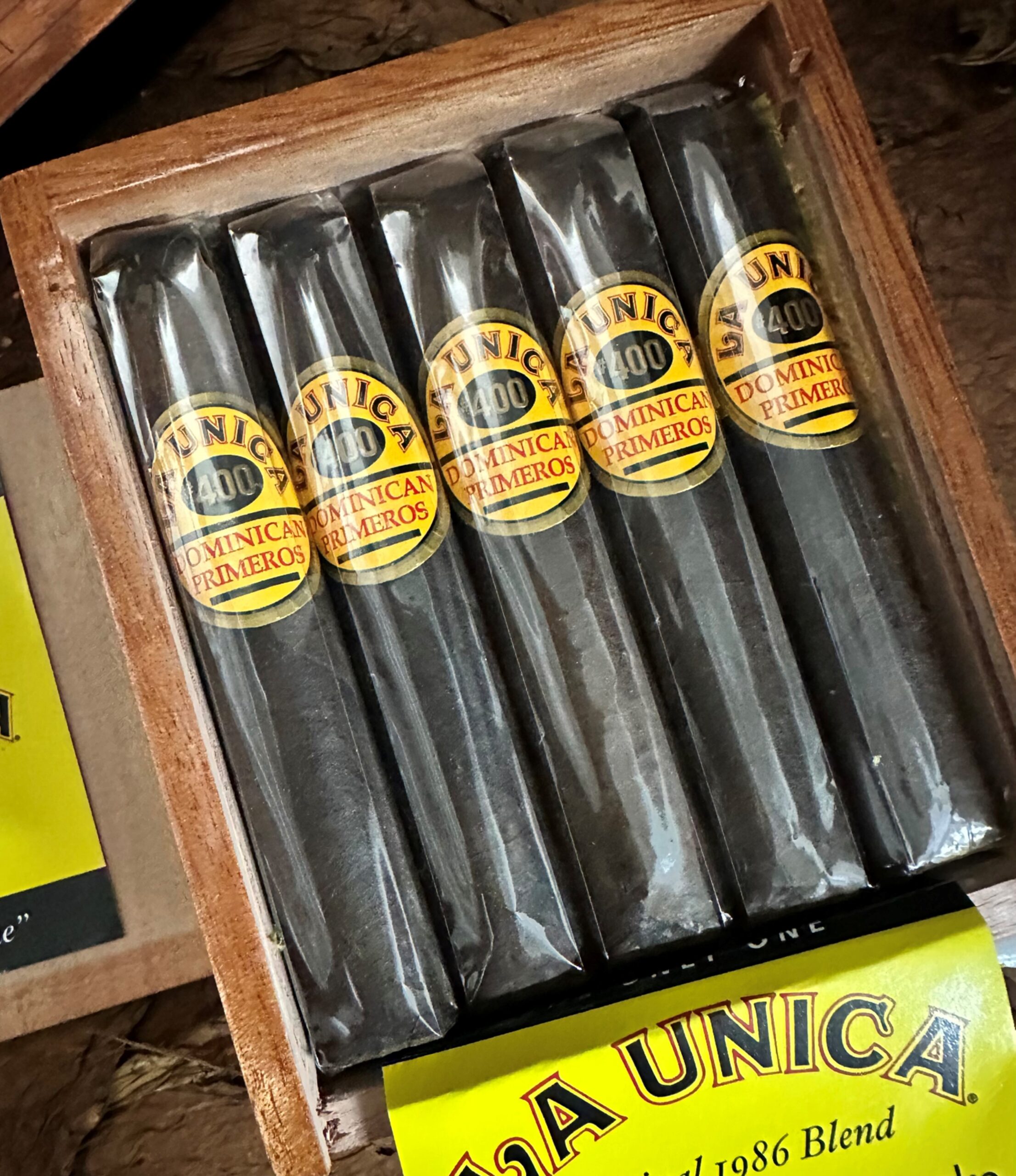 La Unica No. 400 Maduro- Single Cigar - Image 2