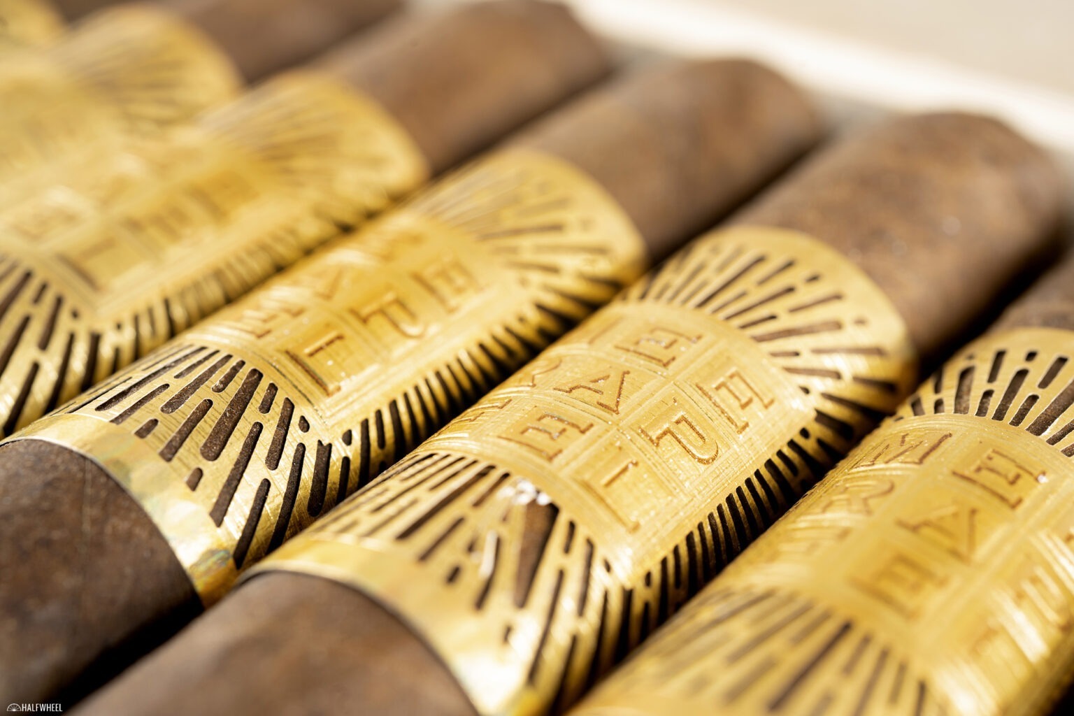 Meerapfel Meir Master Blend Limited Edition Churchill - Single Cigar - Image 2