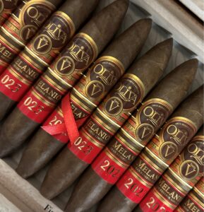 Oliva Serie V Melanio Edicion Ano 2023 Figurino-Box of 10 Cigars
