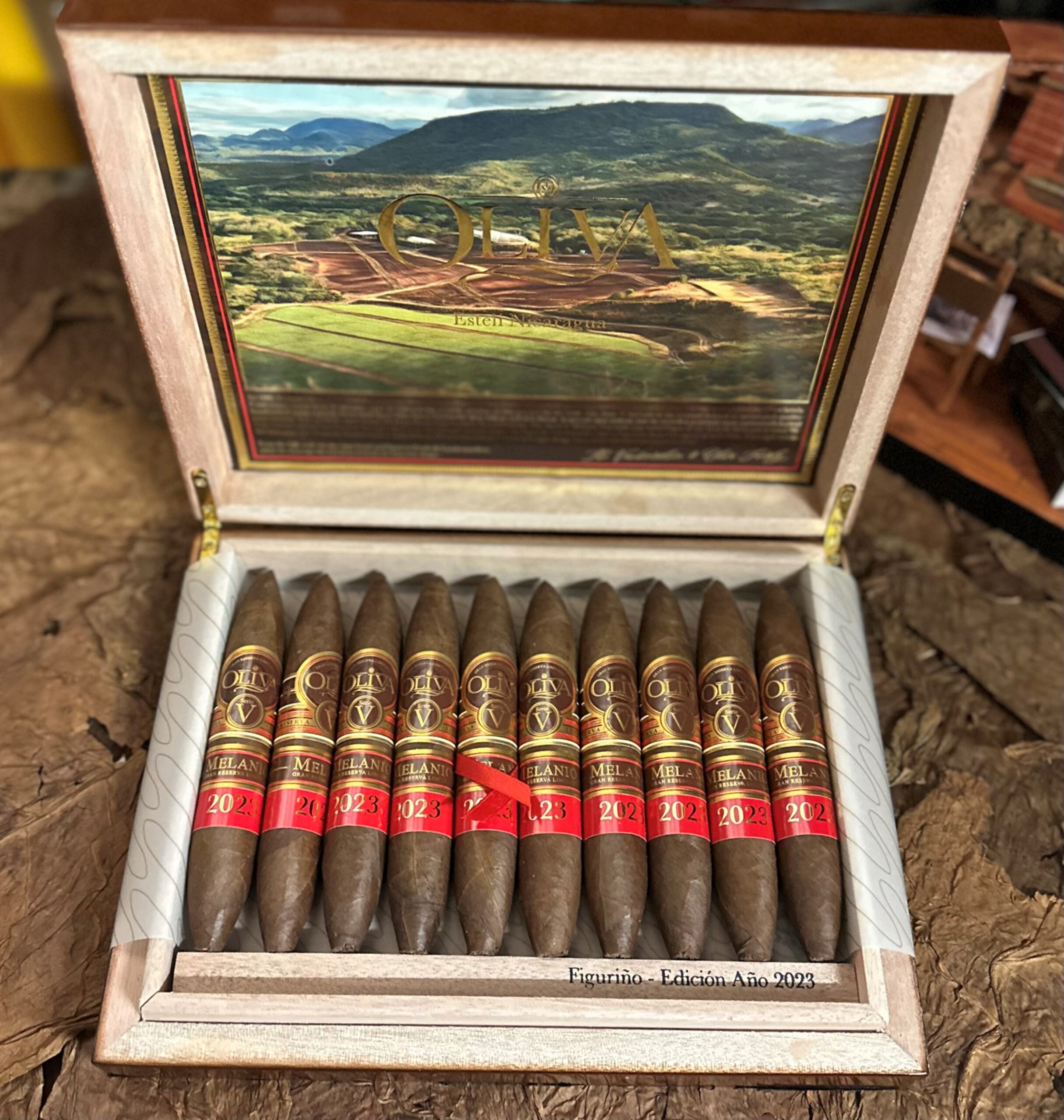 Oliva Serie V Melanio Edicion Ano 2023 Figurino-Box of 10 Cigars - Image 2