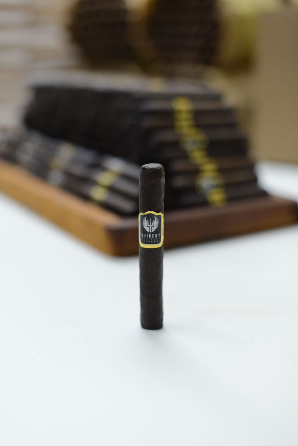 Trident Military Cigars Petit Panatela - Tin of 5 Cigars - Image 2
