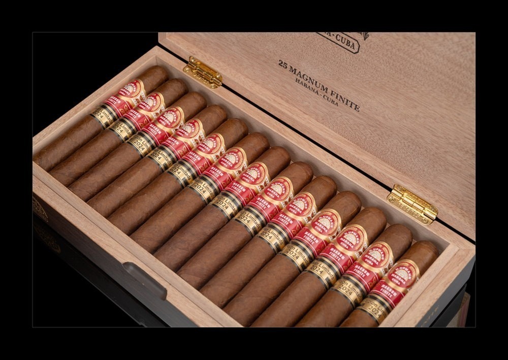 H.Upmann Magnum Finite- Box of 25 Cigars