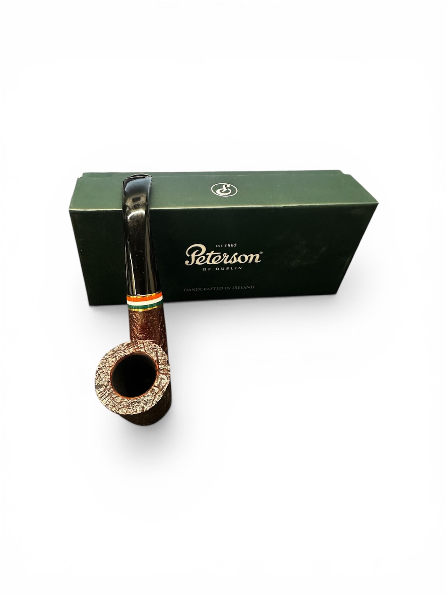 Peterson 2026 St. Patrick’s Day - Shape 05 Sandblasted Fishtail Pipe – Limited Edition - Image 3